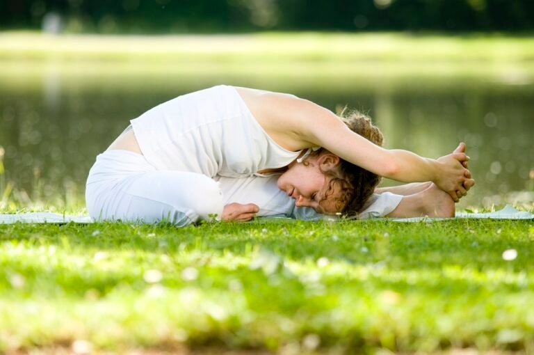 Beneficios y ejercicios de yoga para principiantes – Guía completa